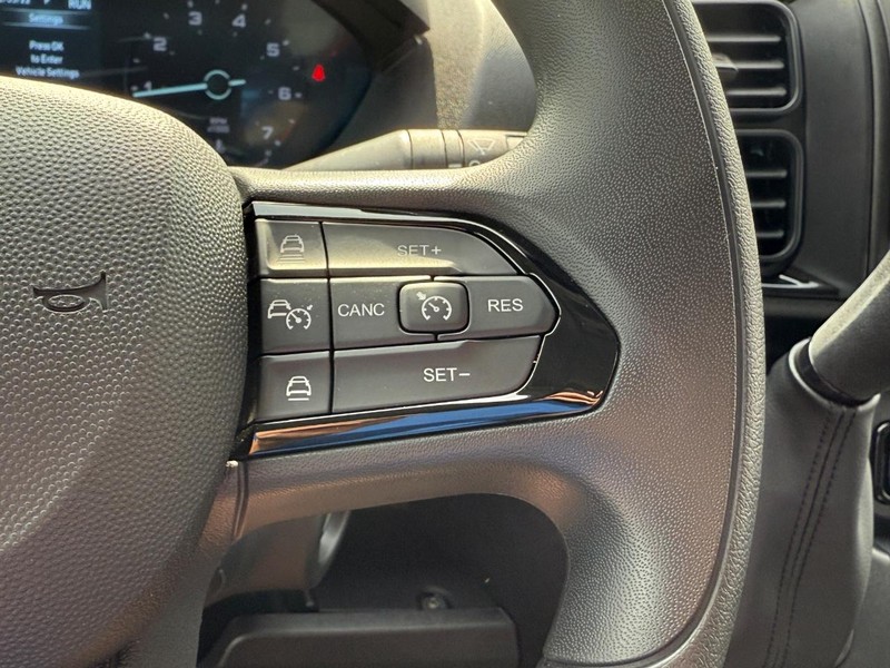 Ram ProMaster Cargo Van Vehicle Full-screen Gallery Image 12