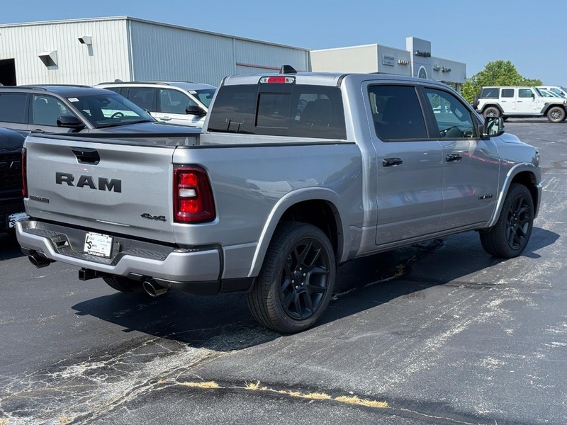 Ram 1500 Vehicle Full-screen Gallery Image 3