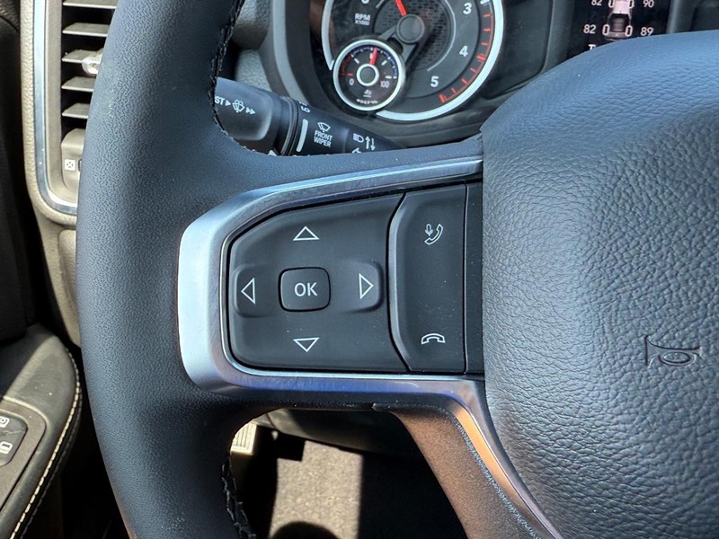 Ram 2500 Vehicle Full-screen Gallery Image 13