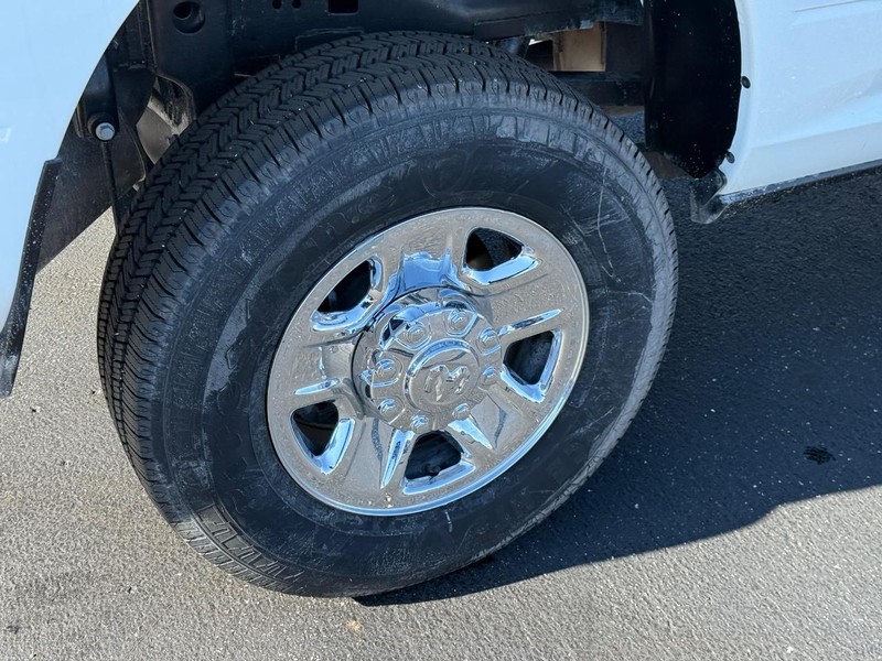 Ram 2500 Vehicle Full-screen Gallery Image 5