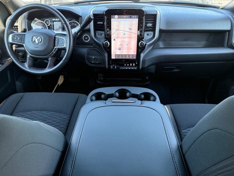 Ram 2500 Vehicle Full-screen Gallery Image 7