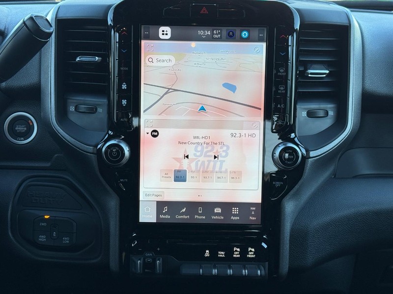 Ram 2500 Vehicle Full-screen Gallery Image 9