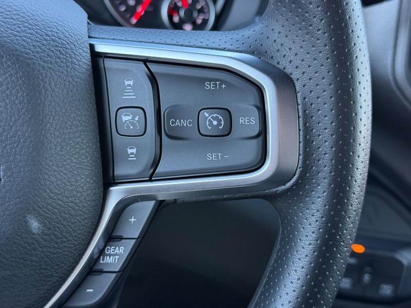 Ram 2500 Vehicle Full-screen Gallery Image 14