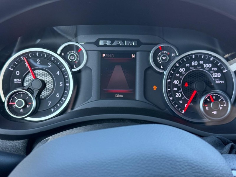 Ram 2500 Vehicle Full-screen Gallery Image 15