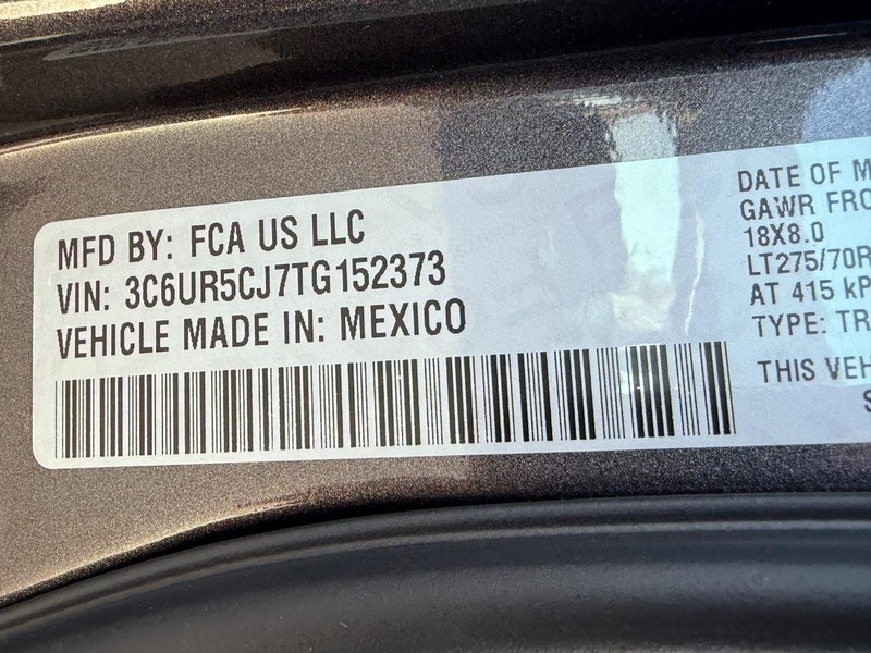 Ram 2500 Vehicle Full-screen Gallery Image 17