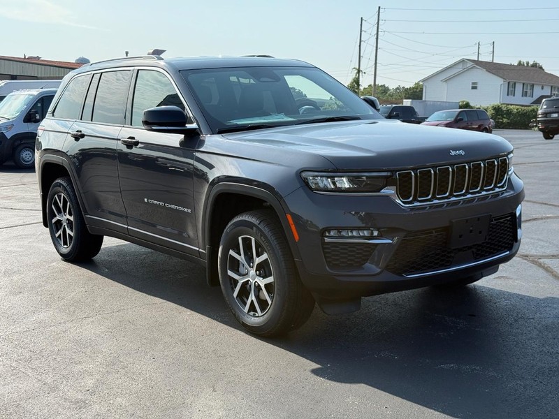 Jeep Grand Cherokee Vehicle Full-screen Gallery Image 2