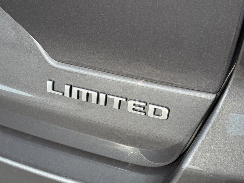 Jeep Grand Cherokee Vehicle Full-screen Gallery Image 4