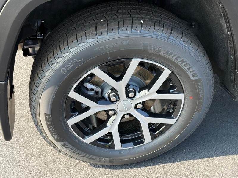 Jeep Grand Cherokee Vehicle Full-screen Gallery Image 5