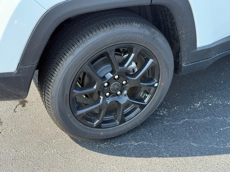 Jeep Compass Vehicle Full-screen Gallery Image 4