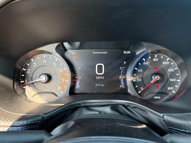 Jeep Compass Vehicle Full-screen Gallery Image 12