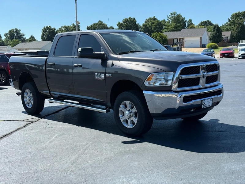 Ram 2500 Vehicle Full-screen Gallery Image 2