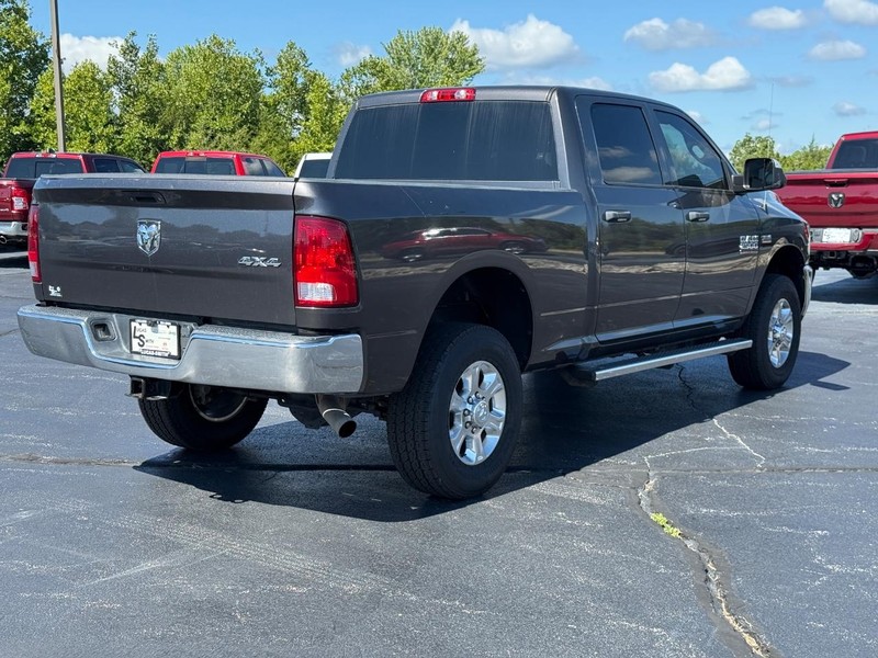 Ram 2500 Vehicle Full-screen Gallery Image 3