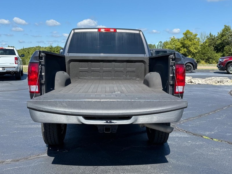Ram 2500 Vehicle Full-screen Gallery Image 4
