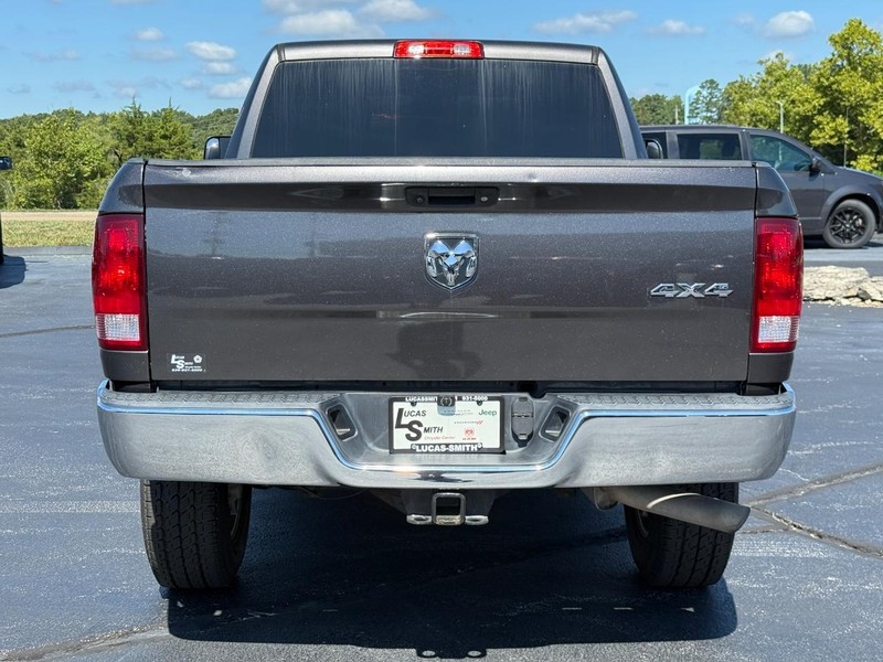 Ram 2500 Vehicle Full-screen Gallery Image 5