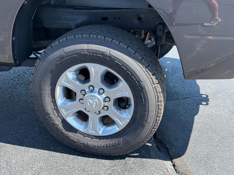 Ram 2500 Vehicle Full-screen Gallery Image 7