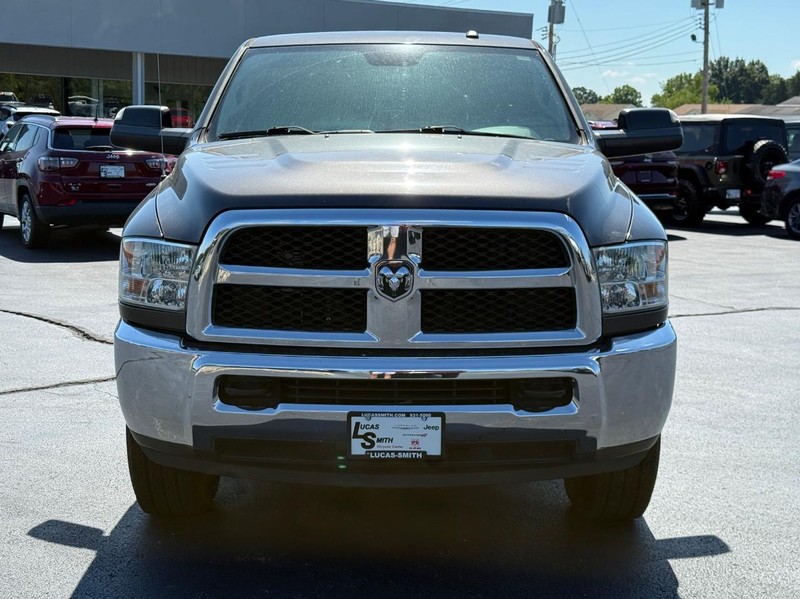 Ram 2500 Vehicle Full-screen Gallery Image 9