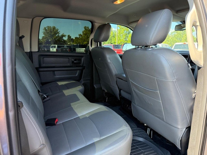 Ram 2500 Vehicle Full-screen Gallery Image 11