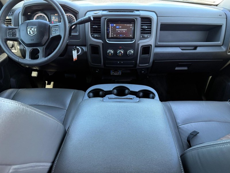 Ram 2500 Vehicle Full-screen Gallery Image 12