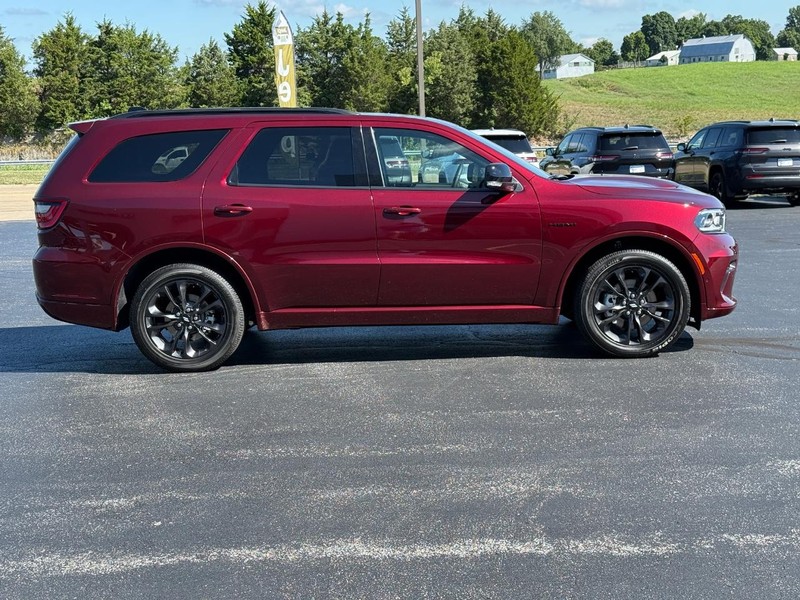 Dodge Durango Vehicle Full-screen Gallery Image 2