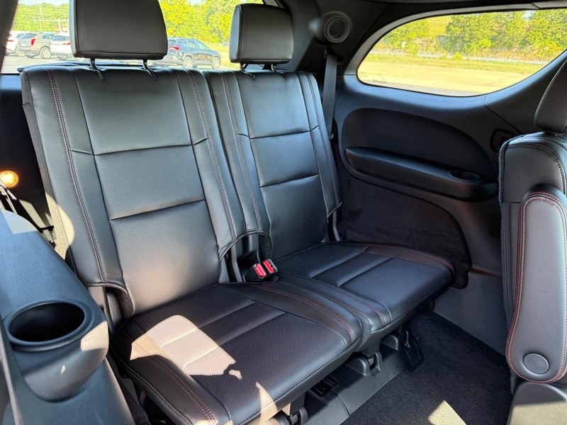 Dodge Durango Vehicle Full-screen Gallery Image 6