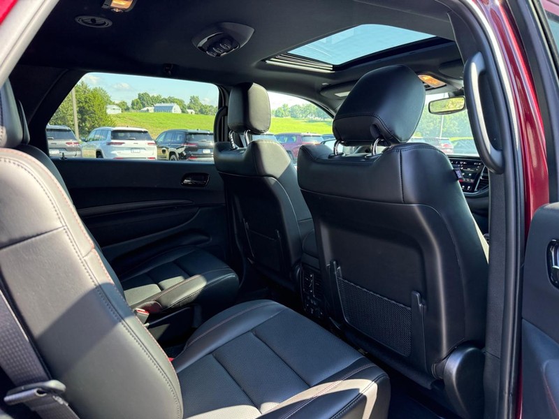 Dodge Durango Vehicle Full-screen Gallery Image 7