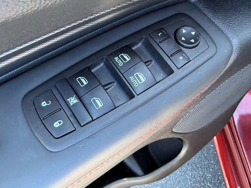 Dodge Durango Vehicle Full-screen Gallery Image 11