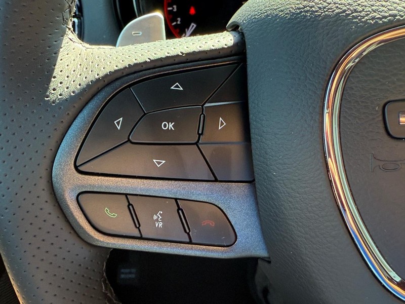 Dodge Durango Vehicle Full-screen Gallery Image 13