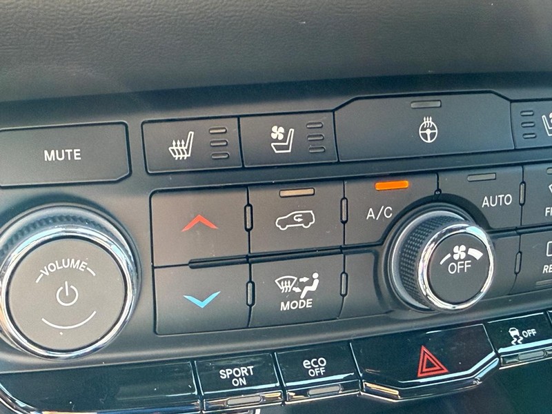 Dodge Durango Vehicle Full-screen Gallery Image 17