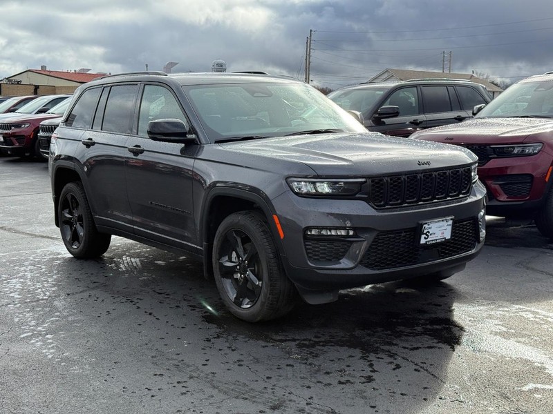 Jeep Grand Cherokee Vehicle Full-screen Gallery Image 2