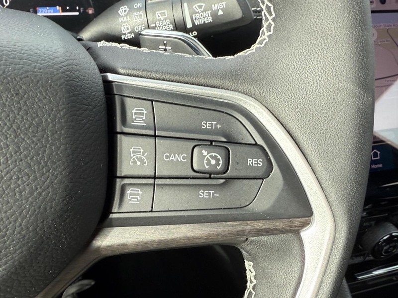 Jeep Grand Cherokee Vehicle Full-screen Gallery Image 14