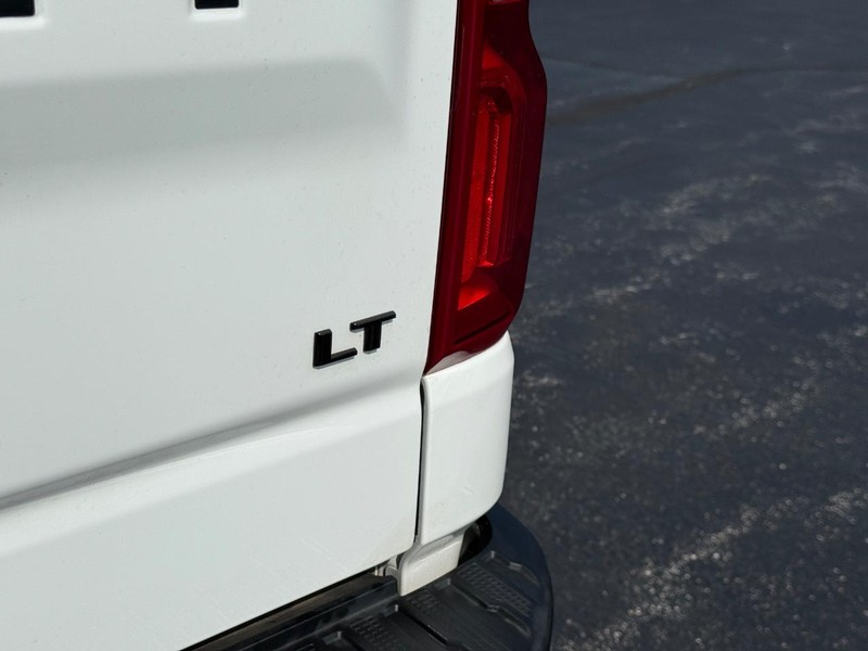 Chevrolet Silverado 1500 Vehicle Full-screen Gallery Image 6