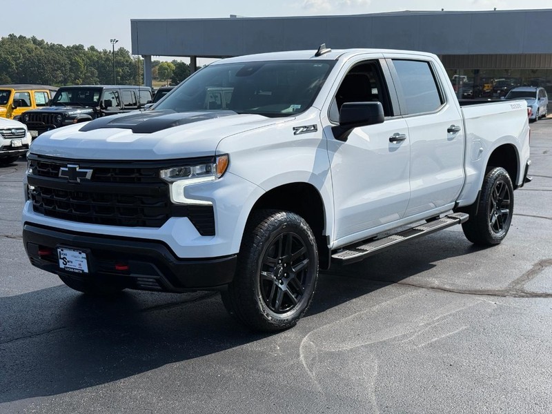 Chevrolet Silverado 1500 Vehicle Full-screen Gallery Image 11