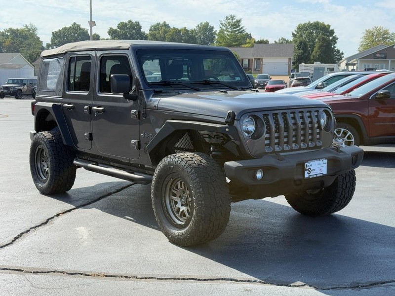 Jeep Wrangler Unlimited Vehicle Full-screen Gallery Image 2