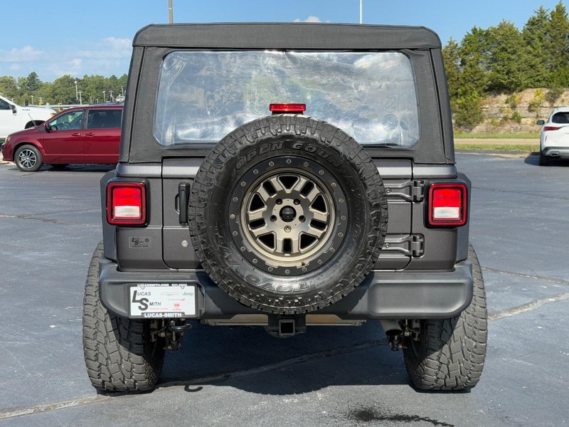 Jeep Wrangler Unlimited Vehicle Full-screen Gallery Image 4