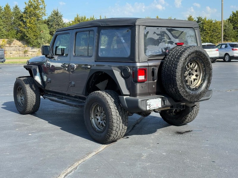 Jeep Wrangler Unlimited Vehicle Full-screen Gallery Image 5