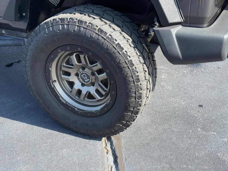 Jeep Wrangler Unlimited Vehicle Full-screen Gallery Image 6