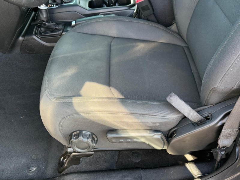 Jeep Wrangler Unlimited Vehicle Full-screen Gallery Image 13