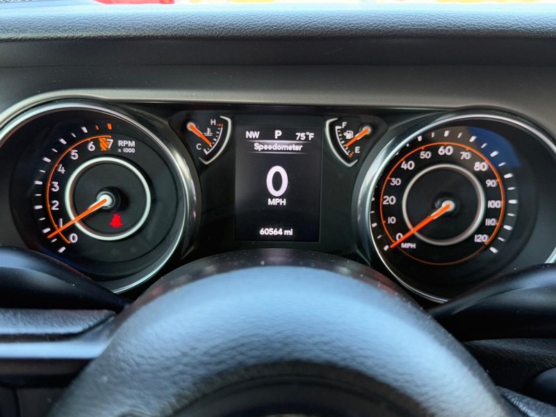 Jeep Wrangler Unlimited Vehicle Full-screen Gallery Image 16