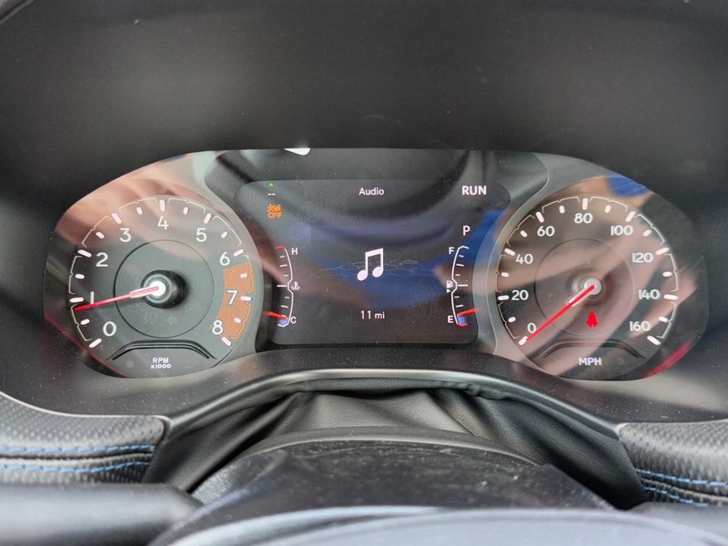 Jeep Compass Vehicle Full-screen Gallery Image 14