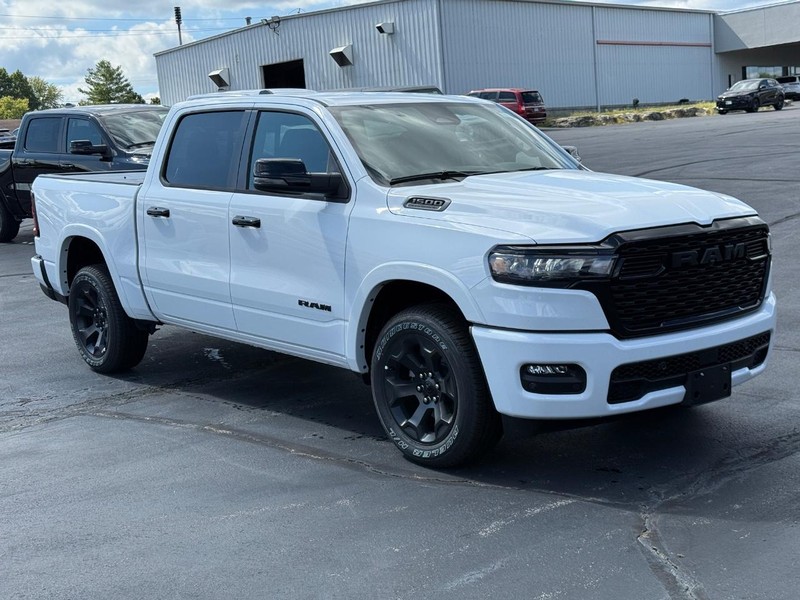 Ram 1500 Vehicle Full-screen Gallery Image 2