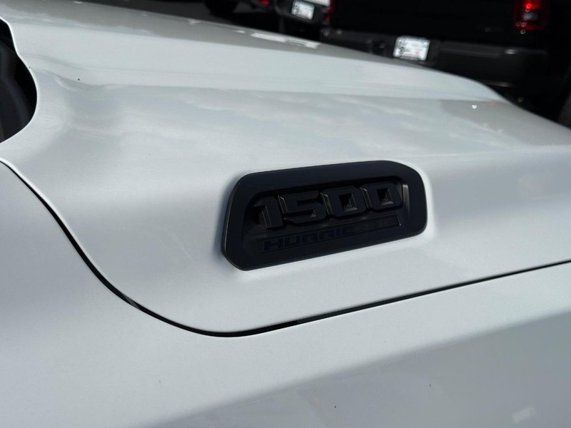 Ram 1500 Vehicle Full-screen Gallery Image 5