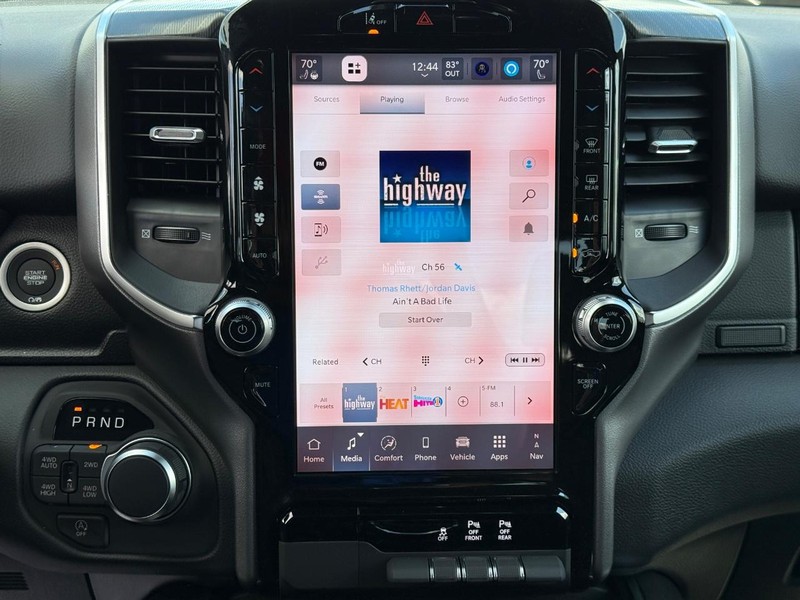 Ram 1500 Vehicle Full-screen Gallery Image 9