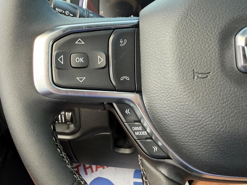 Ram 1500 Vehicle Full-screen Gallery Image 12