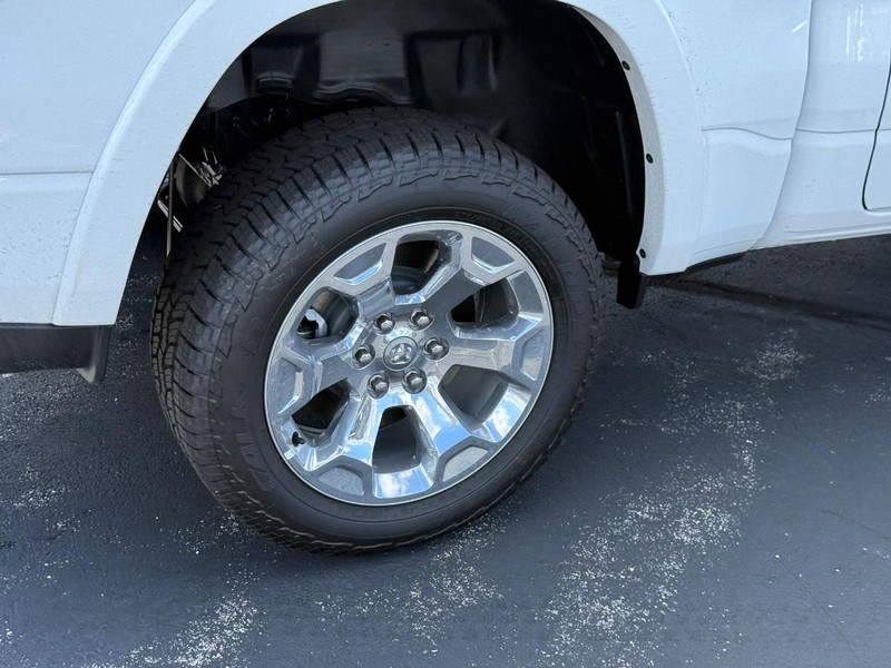 Ram 1500 Vehicle Full-screen Gallery Image 5