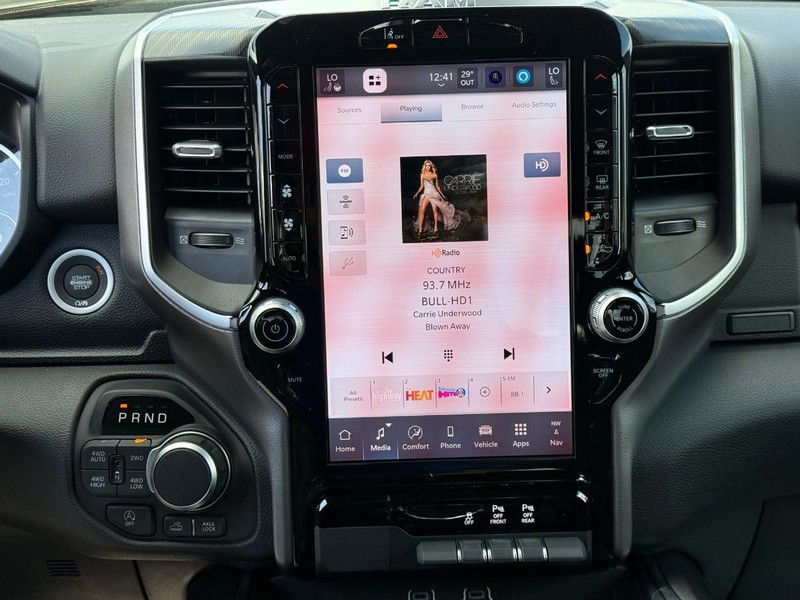 Ram 1500 Vehicle Full-screen Gallery Image 9