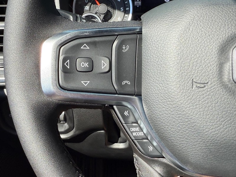 Ram 1500 Vehicle Full-screen Gallery Image 12