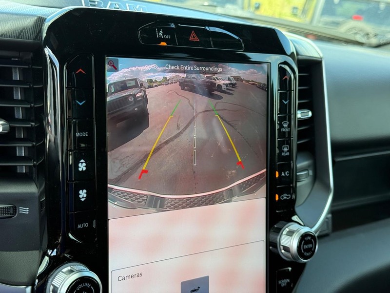 Ram 1500 Vehicle Full-screen Gallery Image 15