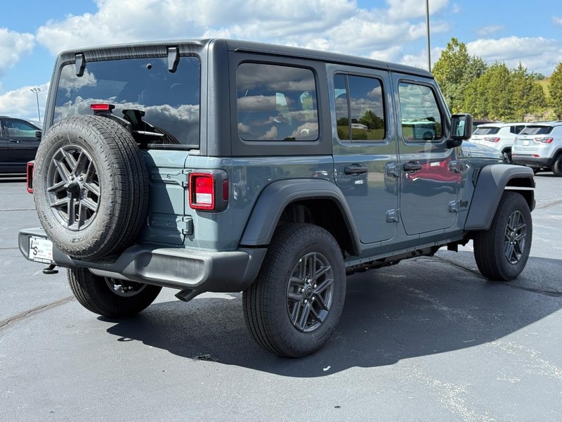 Jeep Wrangler Vehicle Full-screen Gallery Image 3