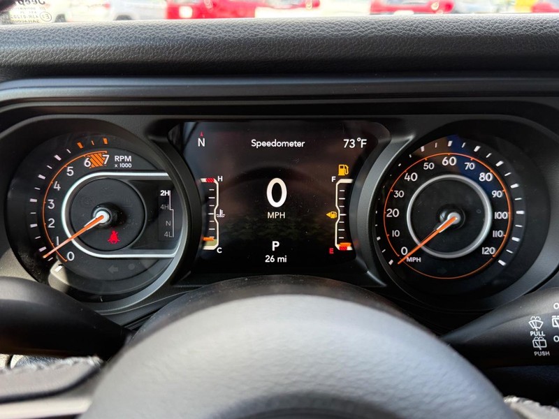 Jeep Wrangler Vehicle Full-screen Gallery Image 13