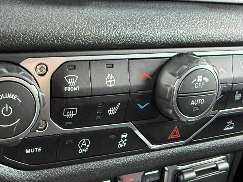 Jeep Wrangler Vehicle Full-screen Gallery Image 15